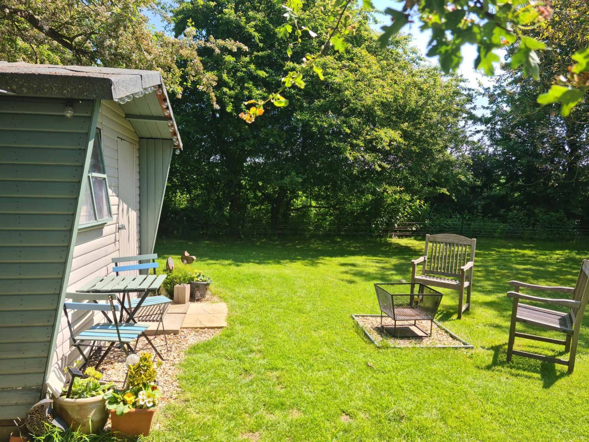 The Potting Shed Hotel Manuden Exterior photo